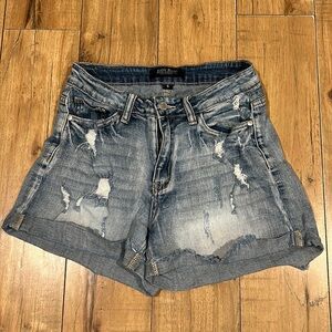 Judy Blue light wash Distressed Roll Cuff shorts Small